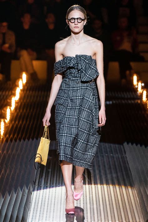 sfilata prada autunno inverno 2019 20|prada fashion collection.